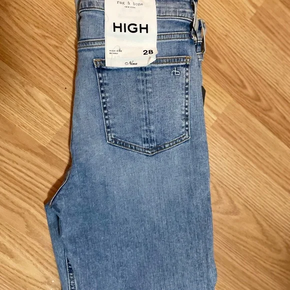 NWT RAG & BONE Jean - Picture 4 of 7